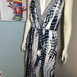 Venus White and  Navy Blue Sleeveless Plunge Maxi Sundress/cover-up size Medium